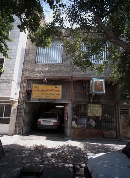 عکس گروه تولیدی کفش پانیک در شهید مطهری مشهد