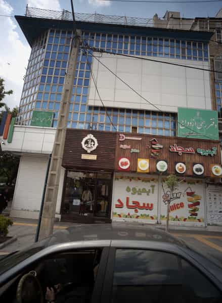 عکس فروشگاه پوشاک مردانه وان پلاس در هنرستان مشهد