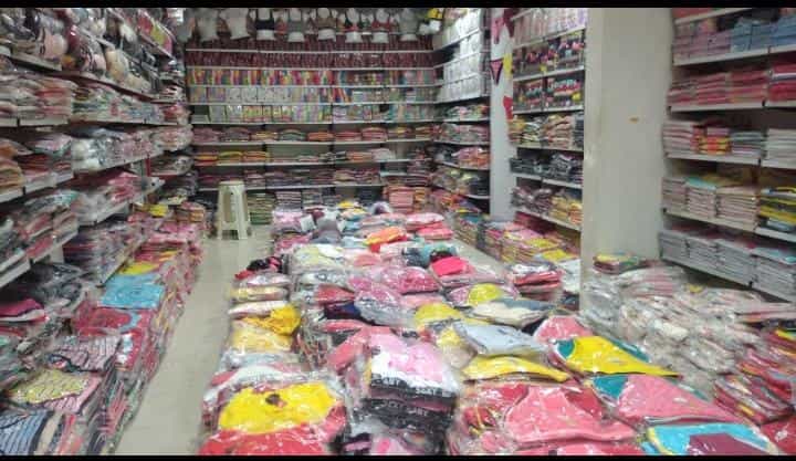 عکس پخش لباس زیر توحید ( برادران بهادری ) در هفده شهریور مشهد