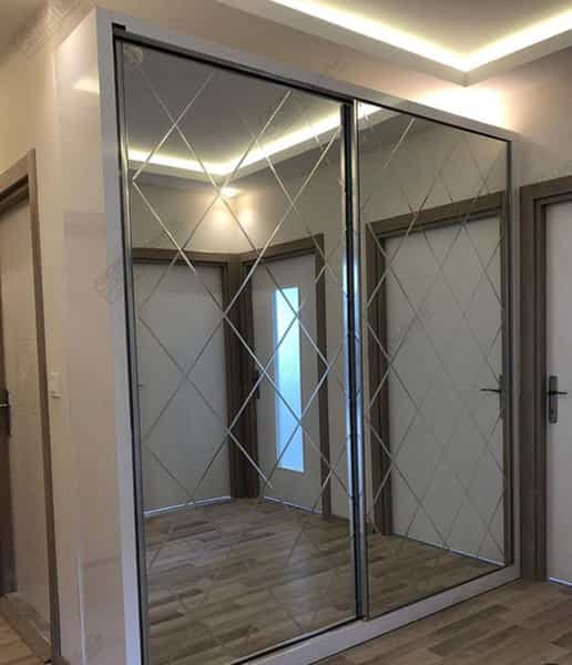 عکس شیشه و آینه سبحان در دریاچه شهدای خلیج فارس تهران