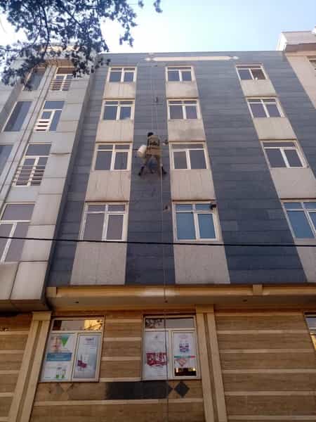 عکس شستشو نما ساختمان پیچ رولپلاک راپل در نارمک تهران