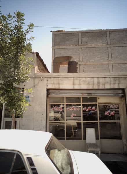 عکس کارگاه رنگ کاری و روکوبی مبل پیروان در خواجه نظام الملک تهران