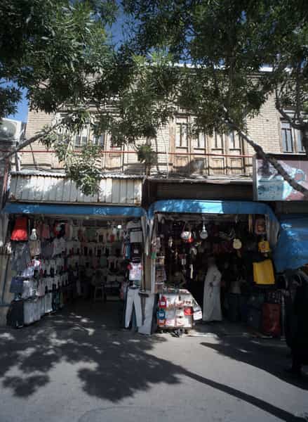 عکس فروشگاه پوشاک بچگانه در بالا خیابان مشهد