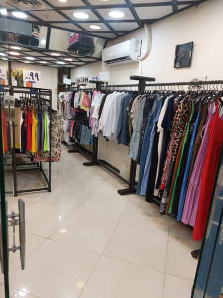 عکس فروشگاه پوشاک ماندی در پونک شمالی تهران