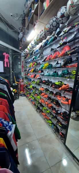 عکس فروشگاه ورزشی رهبر در خاک سفید تهران