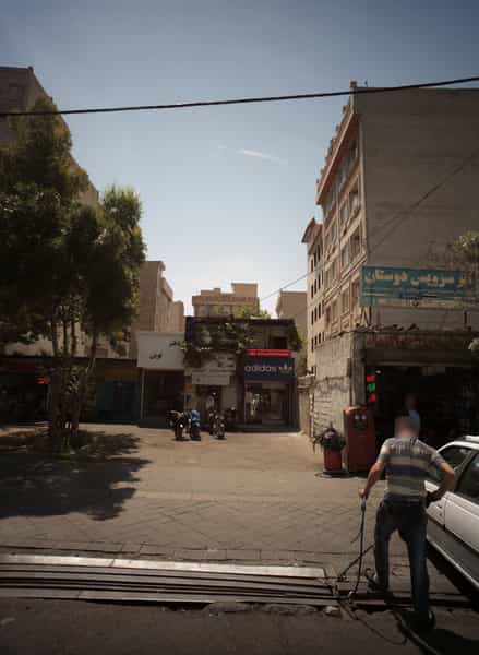 عکس فروشگاه لوازم ورزشی آدیداس در کیانشهر جنوبی تهران