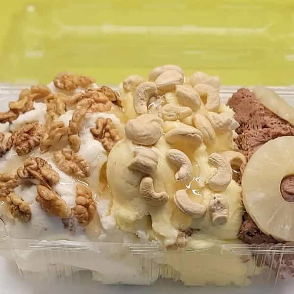 عکس بستنی تبریز تراکتور در سرخاب تبریز