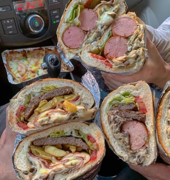 عکس فست فود پیتزا و ساندویچ گلها در شریعتی شمال تهران