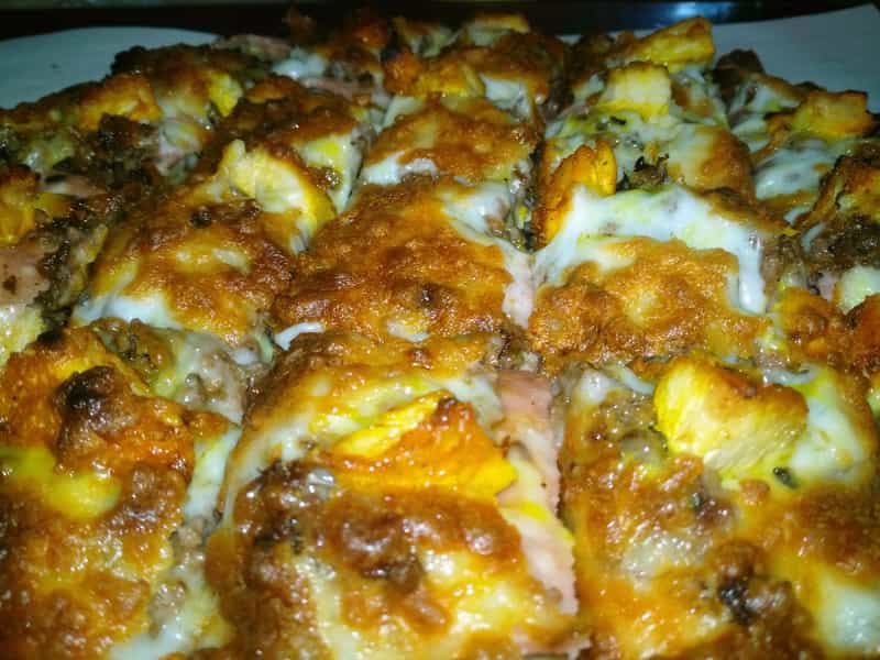 عکس پیتزا رادیکال در آذری تهران