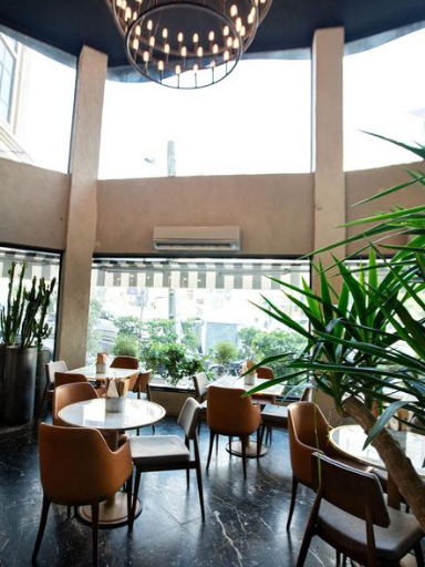 عکس فست فود باروژ (بام لند) در دریاچه شهدای خلیج فارس تهران