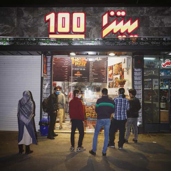 عکس پیتزا 100 در حکمت تهران