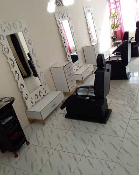 عکس سالن زیبایی قصرشیشه ای در گذرنامه کرمانشاه