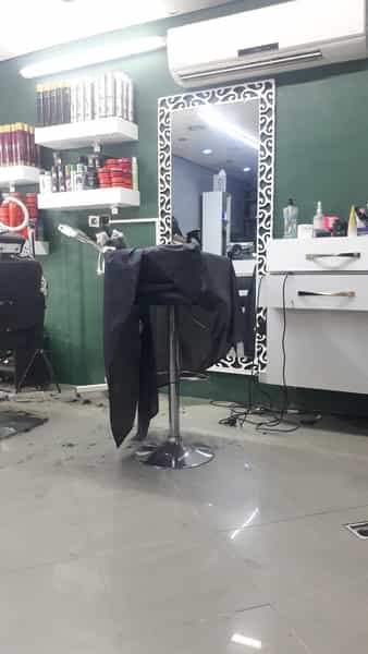 عکس آرایشگاه مردانه آقای خاص در منازل سازمان آب اهواز