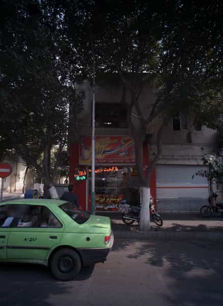 عکس ساندویچ ویژه یک طهران در قیام تهران