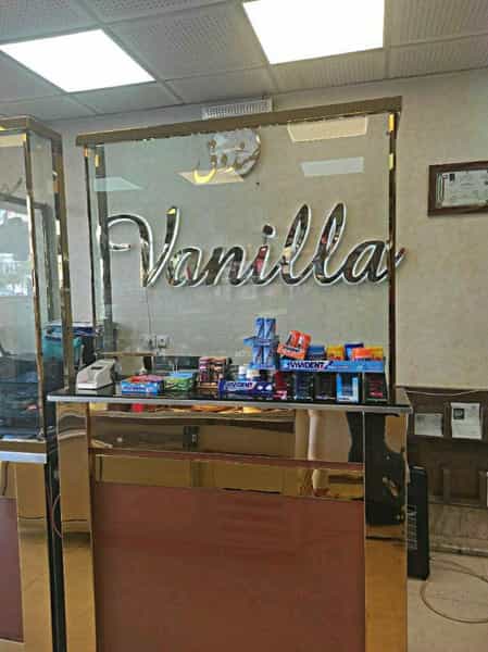 عکس دنیای کیک وانیلا در گلکار تبریز