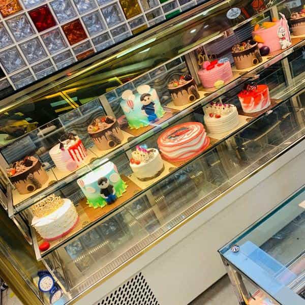 عکس دنیای کیک وانیلا در گلکار تبریز