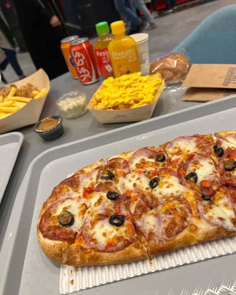 عکس پیتزا پرپروک در ولنجک تهران