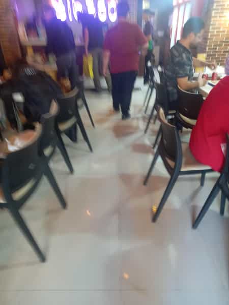 عکس فست فود سیب360 در انقلاب تهران