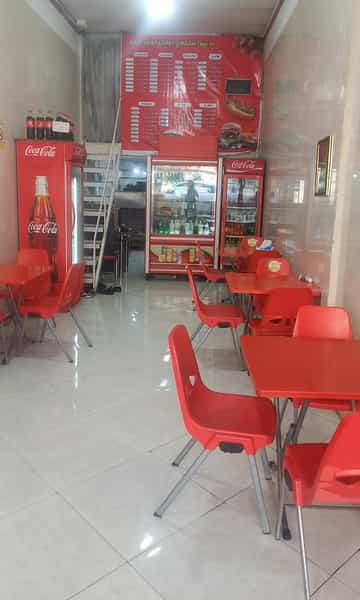 عکس پیتزا ساندویجی جوانان در خاک سفید تهران