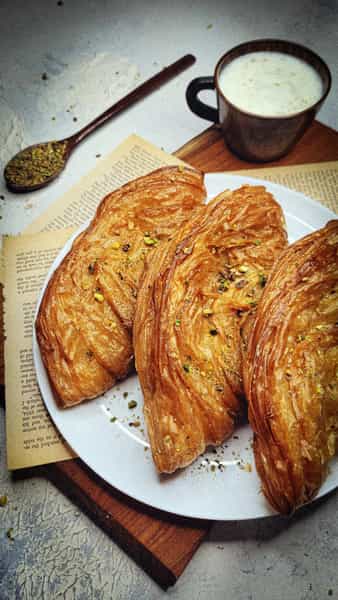 عکس باقلوا داغ تومس در زیتون کارمندی اهواز