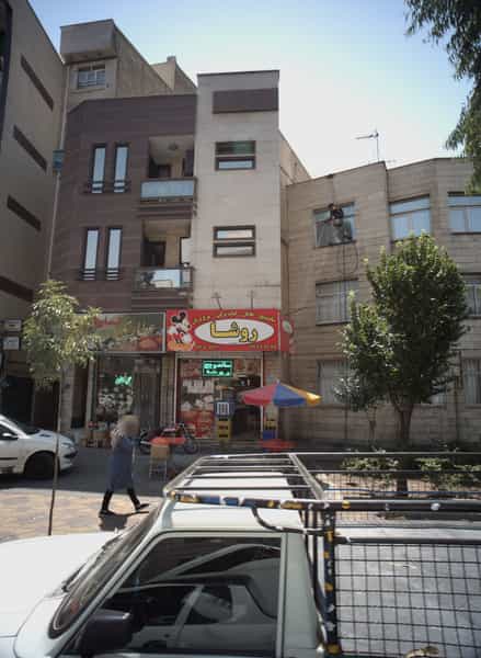 عکس فست فود روشا در نظام آباد تهران