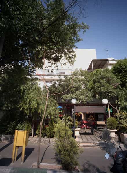 عکس پیتزا برگر ذغالی در کارون جنوبی تهران