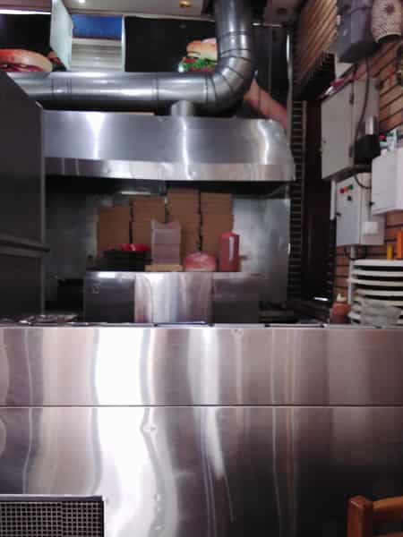 عکس برگر و سوخاری طهران در پاتریس لومومبا تهران