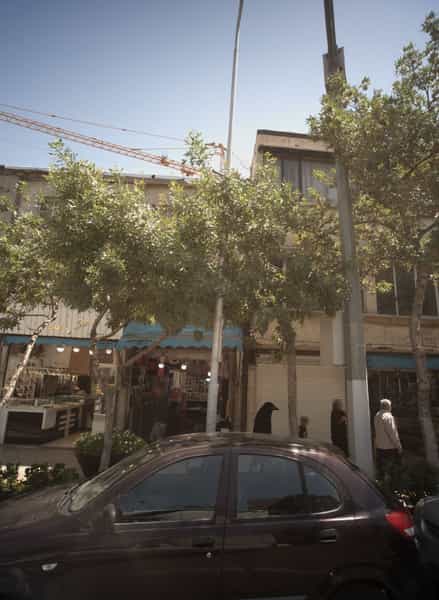 عکس فروشگاه پوشاک در چهارباغ مشهد