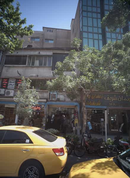 عکس فروشگاه پوشاک در چهارباغ مشهد
