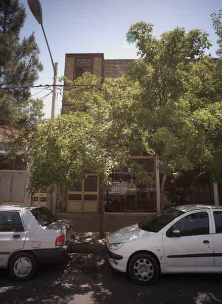عکس فروشگاه پوشاک در انقلاب مشهد