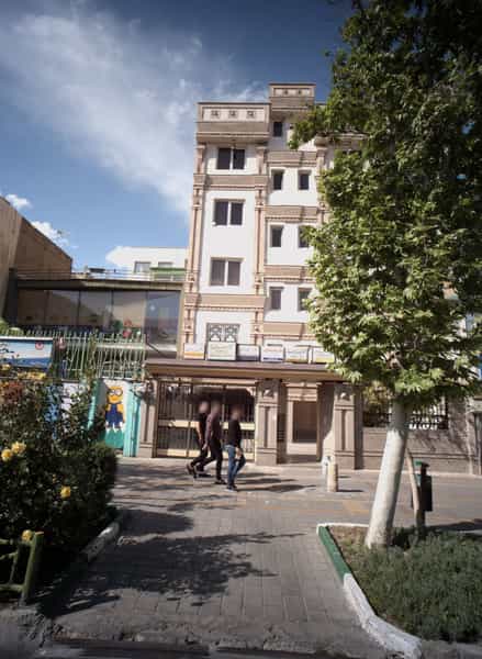 عکس دکتر فریبرز رهنما در هفت حوض تهران