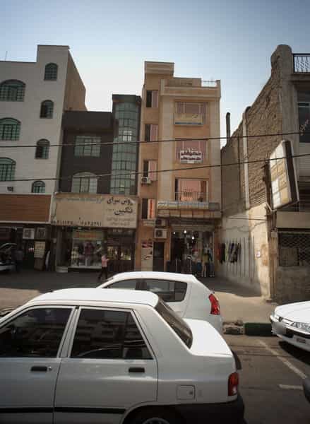 عکس دکتر سمیرا بخشی در ولیعصر جنوبی تهران