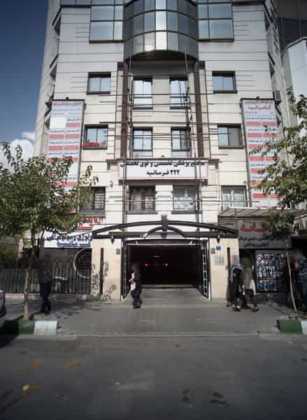 عکس دکتر نگین سلطانزاده در حصار بوعلی تهران