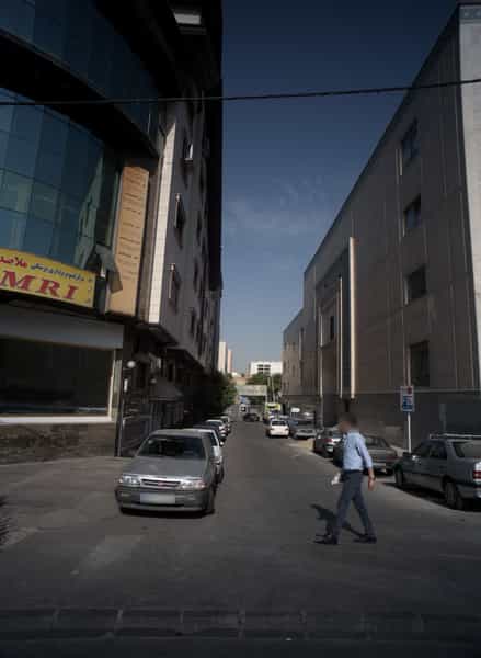 عکس دکتر کامبیز پروین در ونک تهران