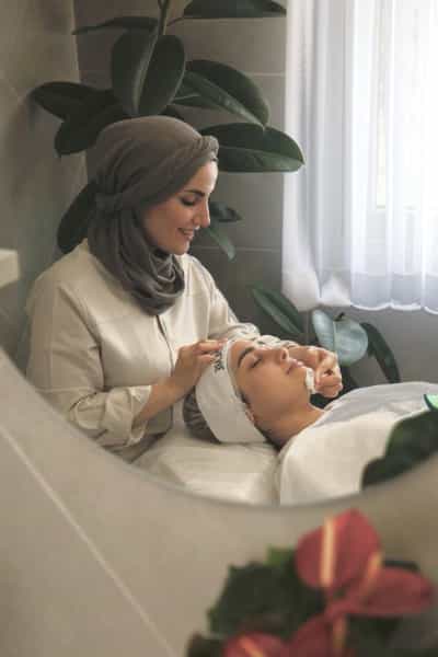 عکس مرکز پاکسازی پوست ریحانه اعتماد در بوسار رشت