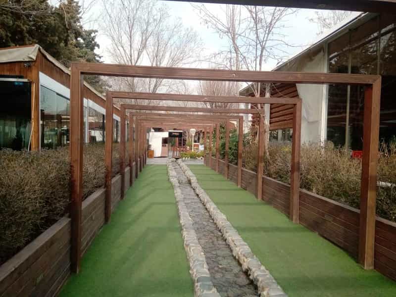عکس باغ رستوران دورهمی در کوهک تهران