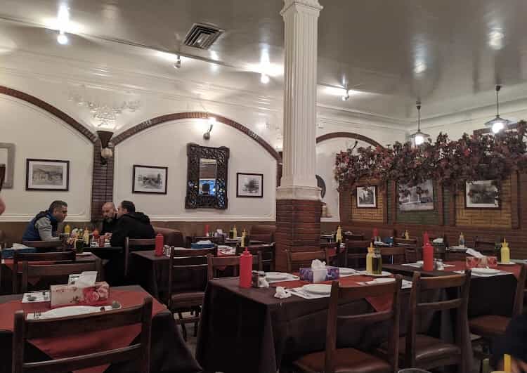 عکس رستوران زرچ در نیلوفر تهران