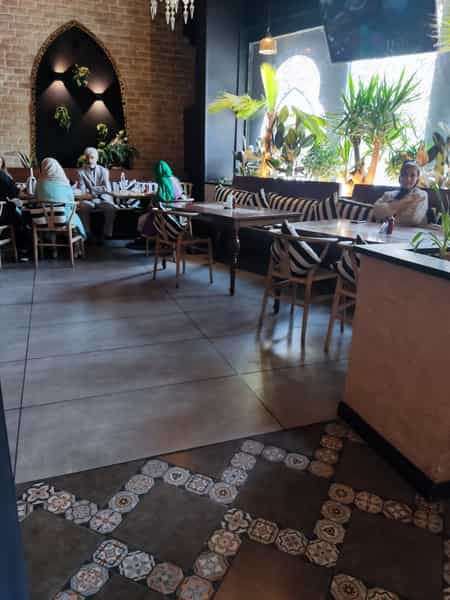 عکس رستوران لبینا در حکمت تهران