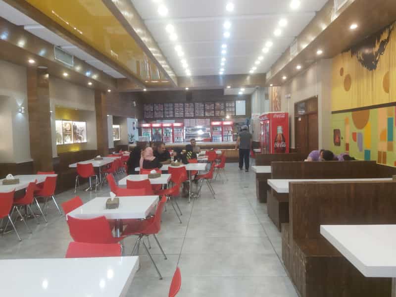 عکس مجموعه غذایی آتور در نقش جهان اصفهان