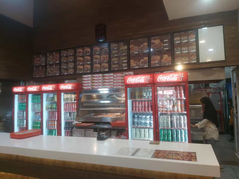 عکس مجموعه غذایی آتور در نقش جهان اصفهان