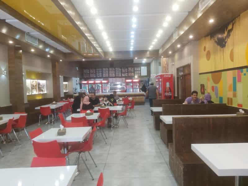 عکس مجموعه غذایی آتور در نقش جهان اصفهان