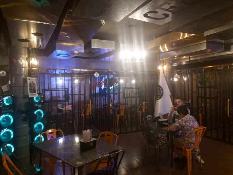 عکس کافه رستوران سلول ۱۳ در باغ زرشک اصفهان