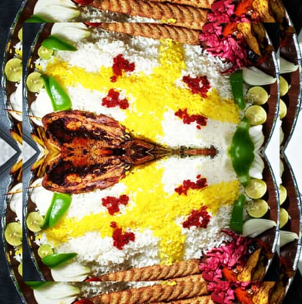 عکس کترینگ غذای خاورخانم در پا قلعه اصفهان