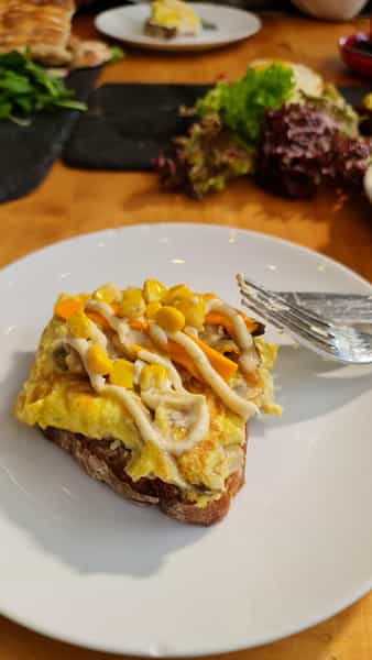 عکس کافه رستوران لول ۴ در زعفرانیه تهران