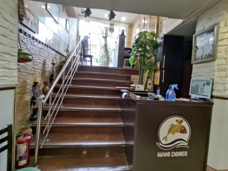 عکس کترینگ زعفرون در انقلاب تهران