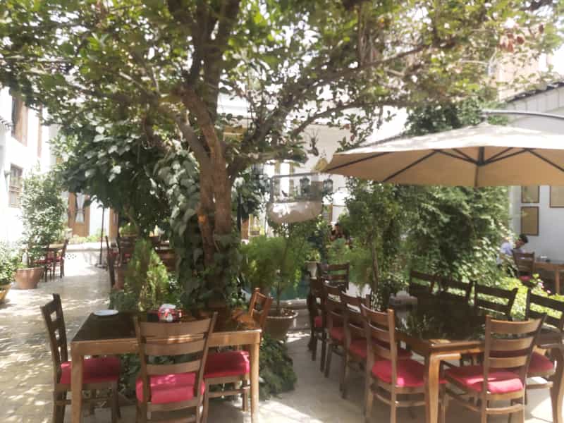 عکس رستوران سنتی چهارنقش در بازار اصفهان