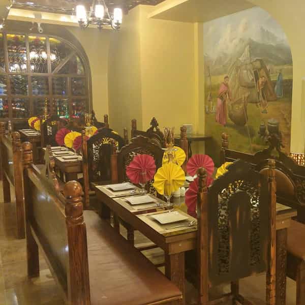 عکس رستوران سنتی مهماندار در هوانیروز تهران