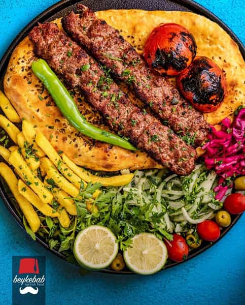 عکس بی کباب در دریاچه شهدای خلیج فارس تهران