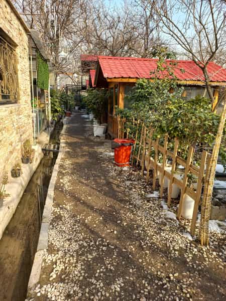عکس باغ رستوران سنجاب در کوهسار تهران