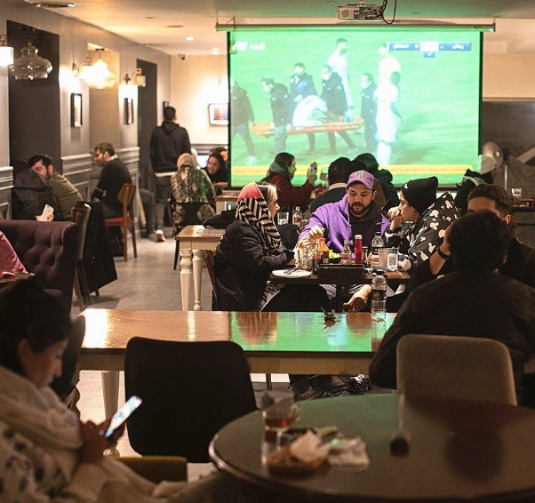 عکس کافه بیترسوییت در کشاورز تهران